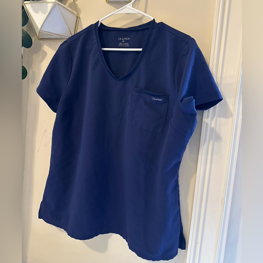 jaanuu scrub top navy xl